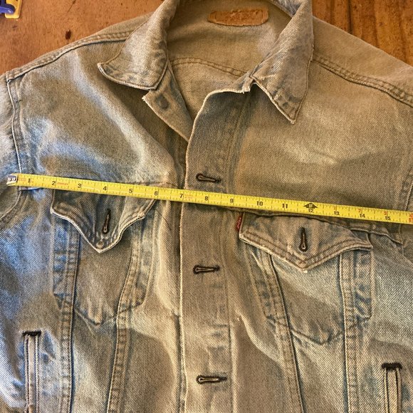 Vintage Women's Levis Jean Jacket - Denim - Picture 11 of 11